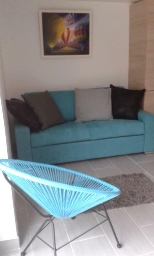 L'Ecrin Bleu Apartment เลอิสซ็องเบรอ ภายนอก รูปภาพ